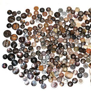 Variety estate bulk buttons lot, some vintage oyster shell / marbled look 323pcs